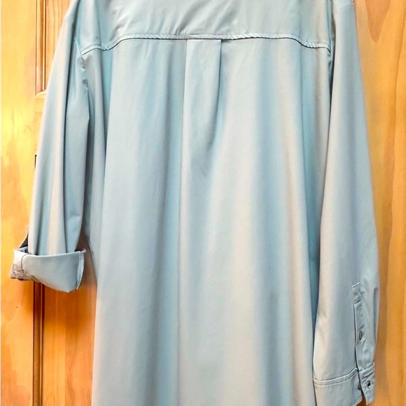 Lysse Camper sporty button down in sage - Picture 2 of 5